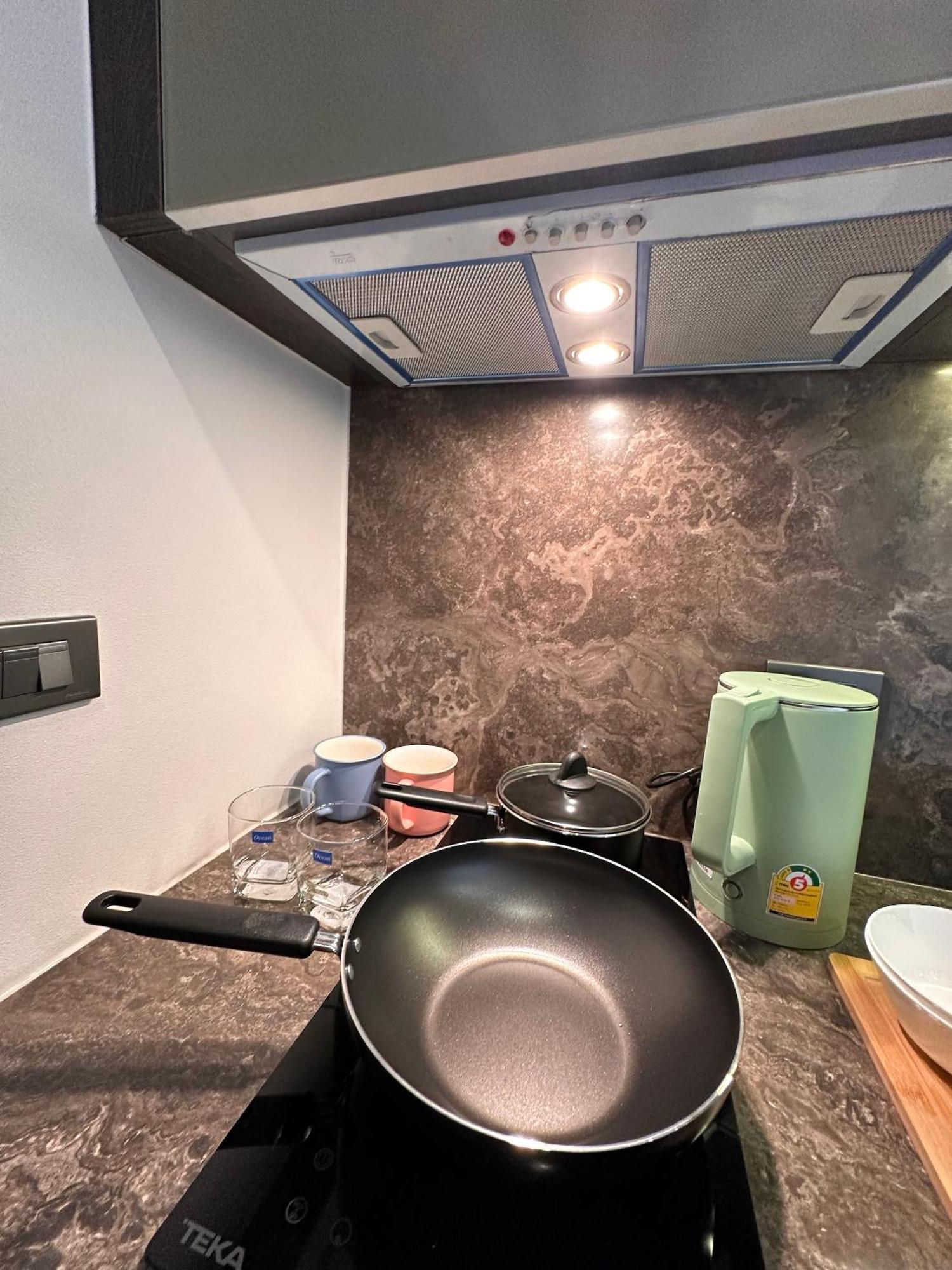 168 Sukhumvit 36精品公寓 Бангкок Екстер'єр фото